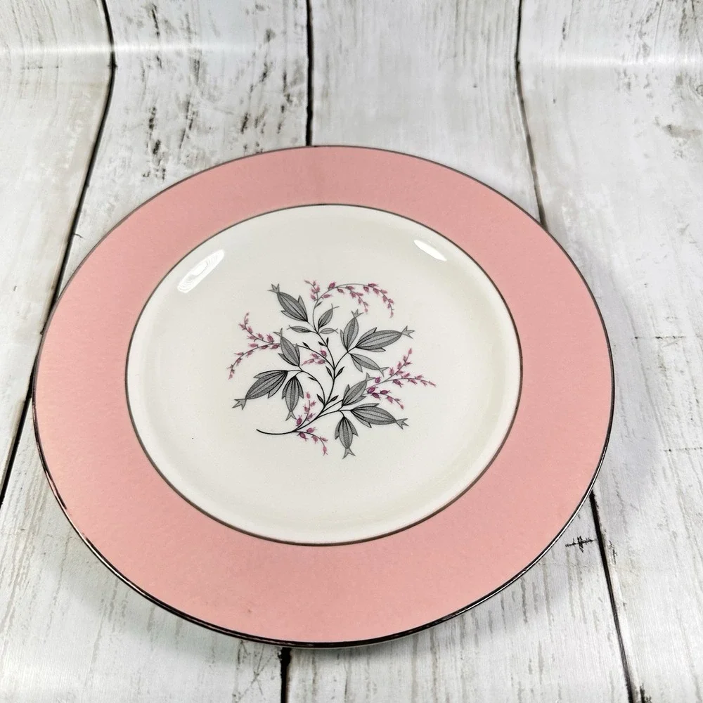 Homer Laughlin Barclay Cavelier Eggshell Pattern SALAD‎   Plate 7 Inch Pink
